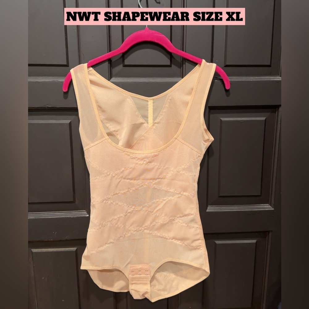 NWOT Elegant and comfortable beige shapewear